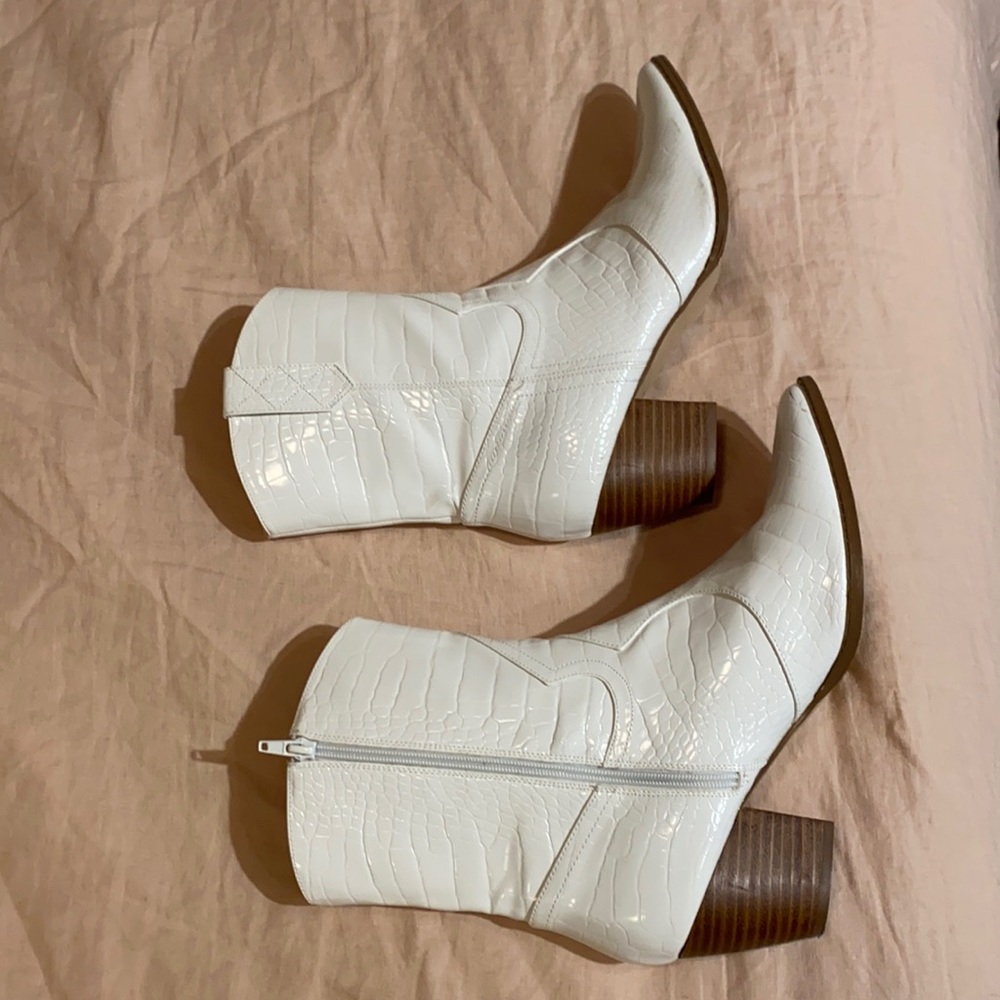 White Bambi Western Boots Sz 11 Worn once!